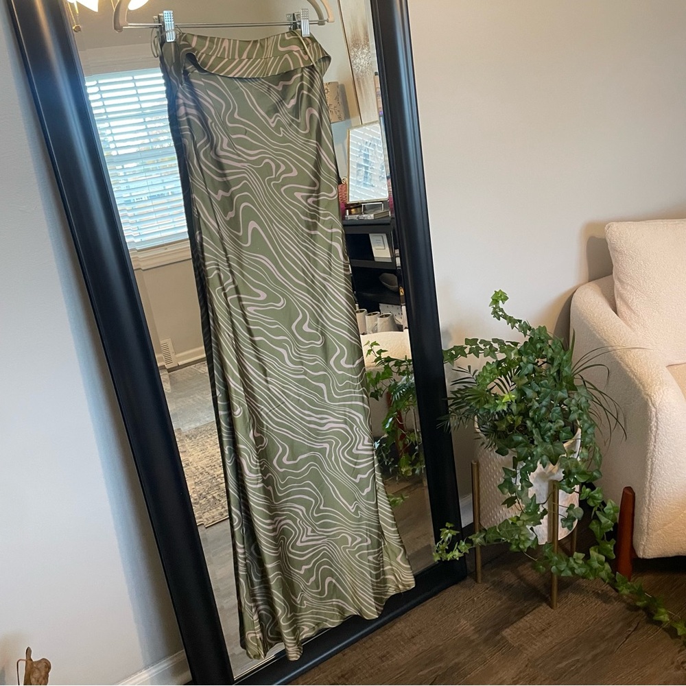 Elegant Olive Swirl Maxi Dress